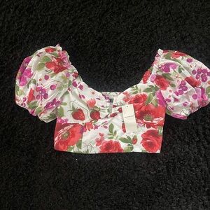 Floral cropped puff sleeve top